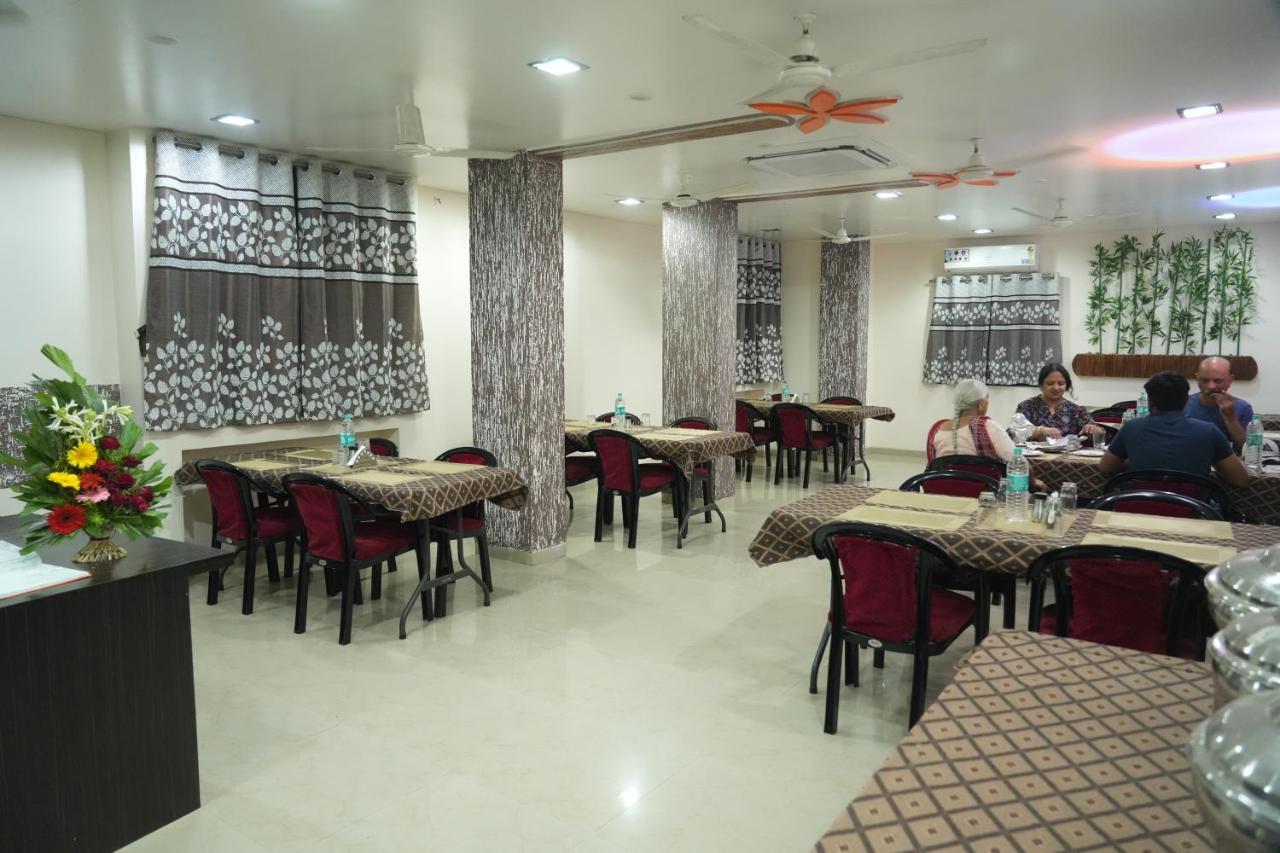 Hotel Avon International Aurangābād Esterno foto