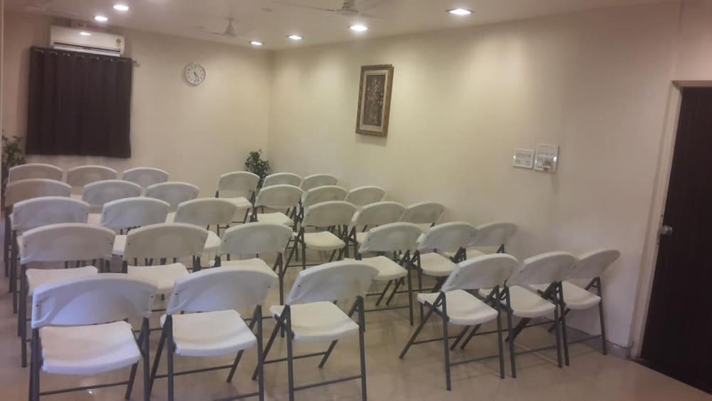 Hotel Avon International Aurangābād Esterno foto