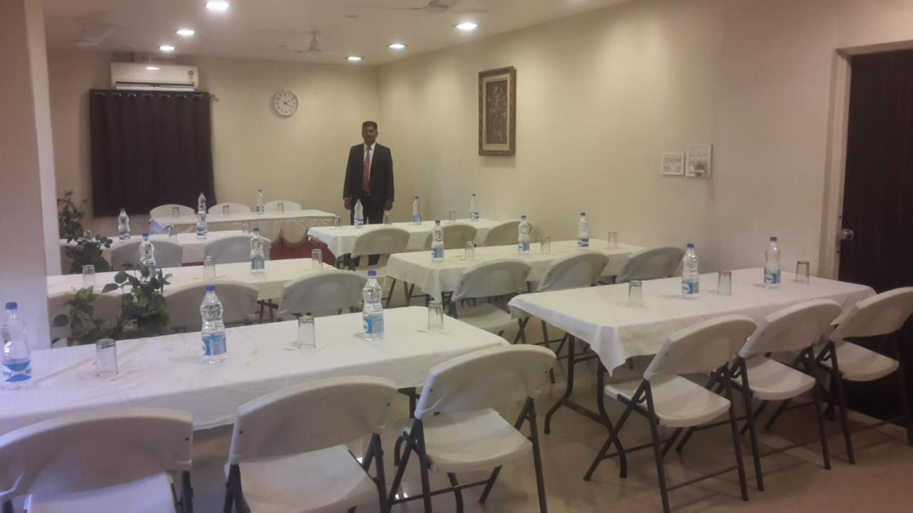 Hotel Avon International Aurangābād Esterno foto
