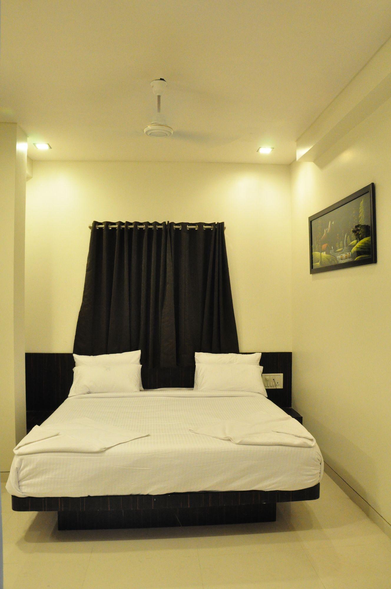 Hotel Avon International Aurangābād Esterno foto